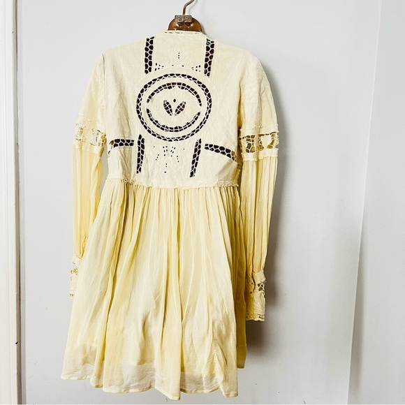 Free People Lace Mini long sleeve Dress Cream Eyelet Boho Coastal Romantic - Picture 5 of 7